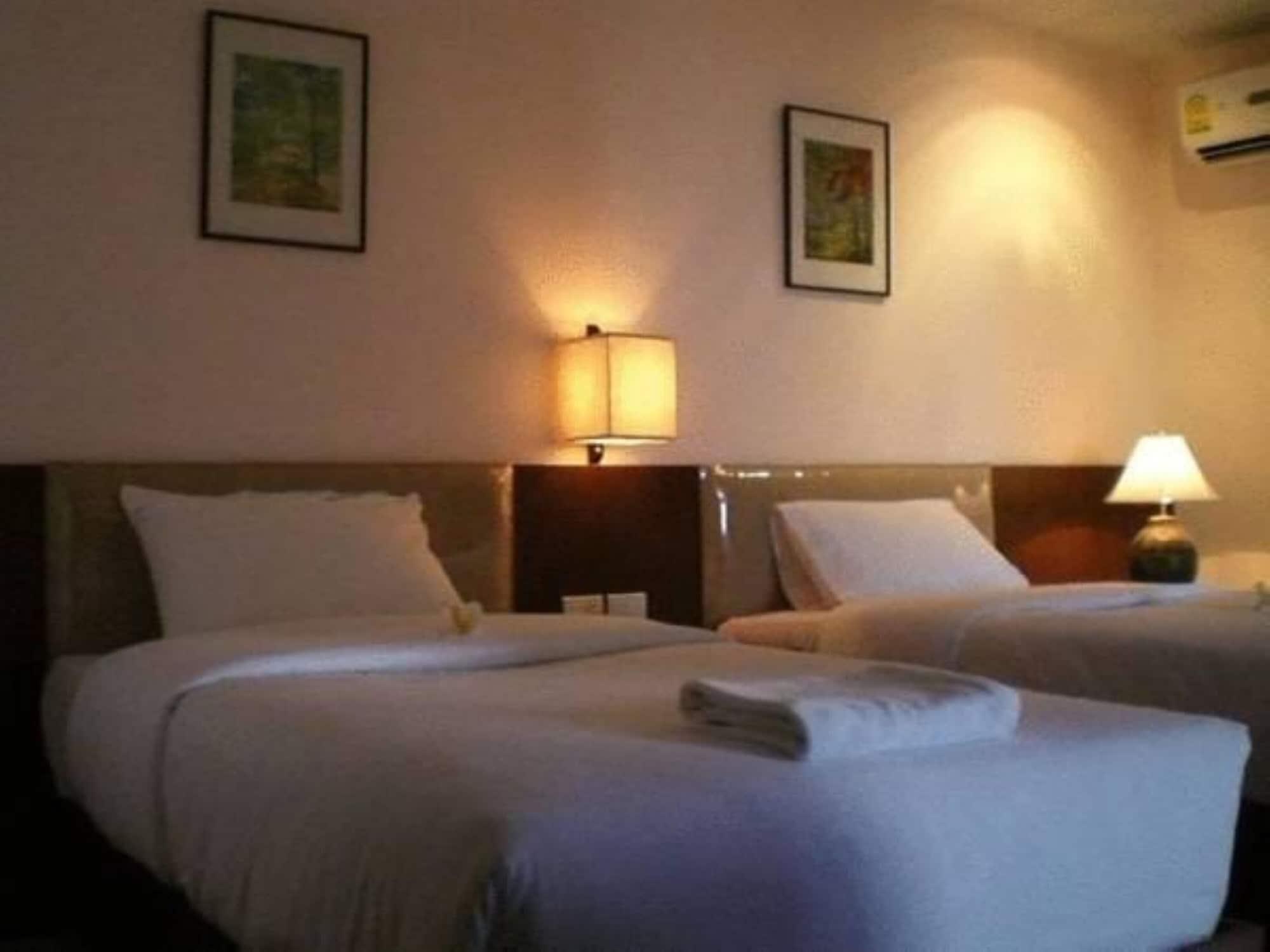 פאטאיה Naris Art Hotel מראה חיצוני תמונה