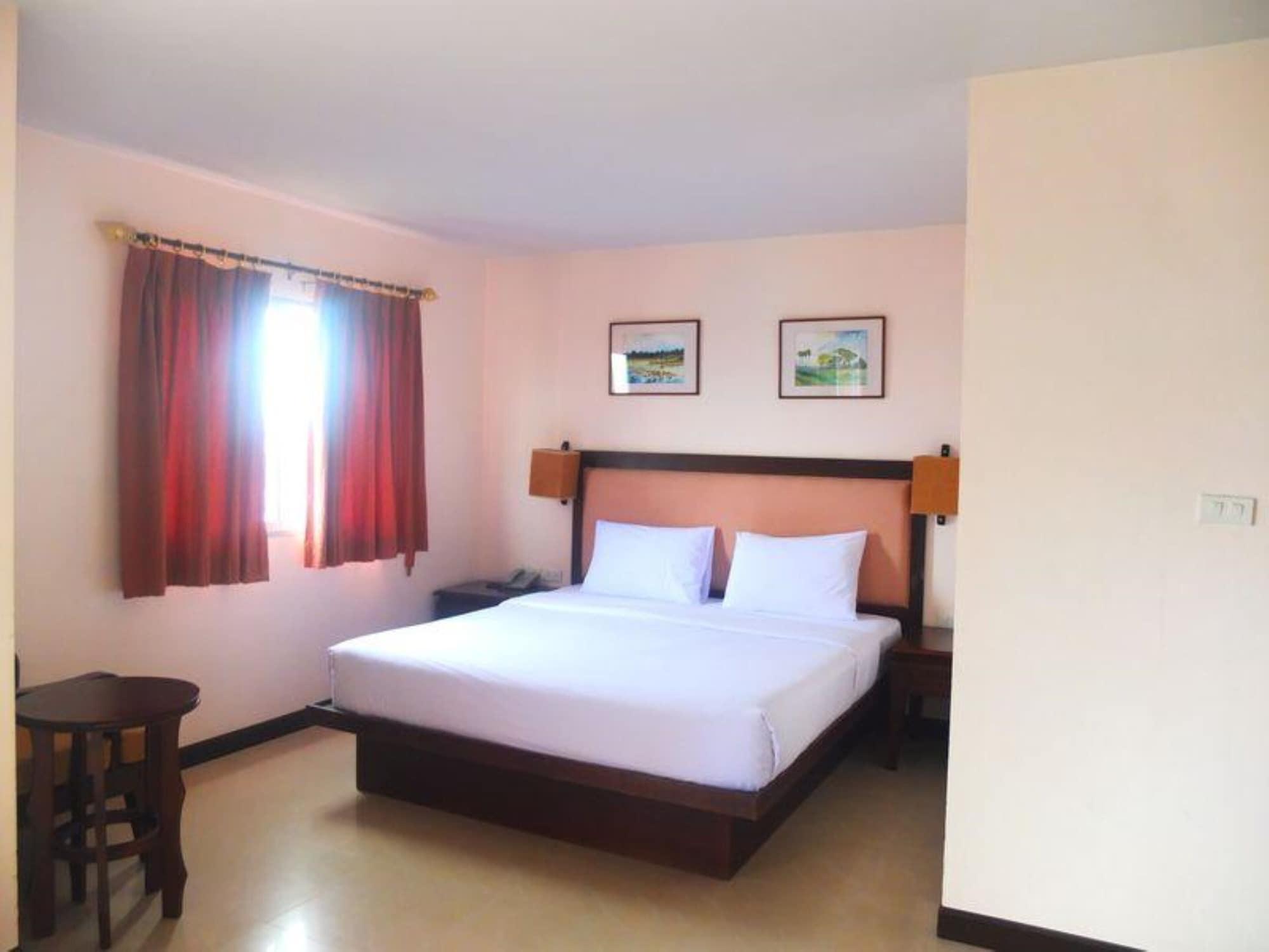 פאטאיה Naris Art Hotel מראה חיצוני תמונה